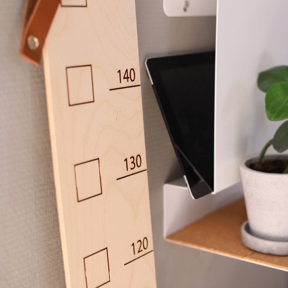 Højdemåler i træ - Littleroom Højdemåler