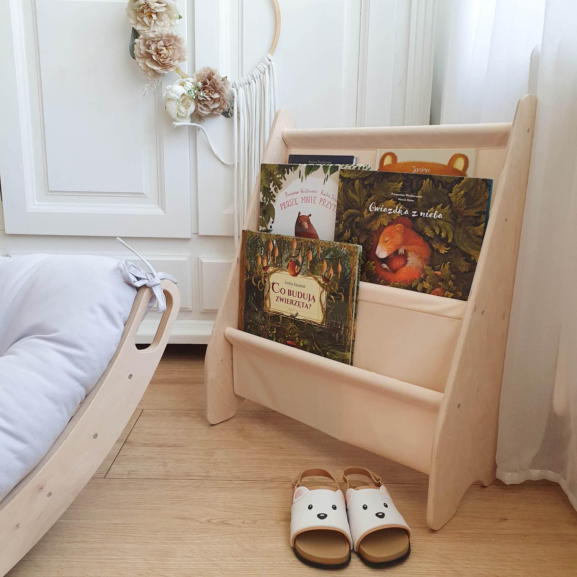 Kroa Børnebogreolen | Littleroom