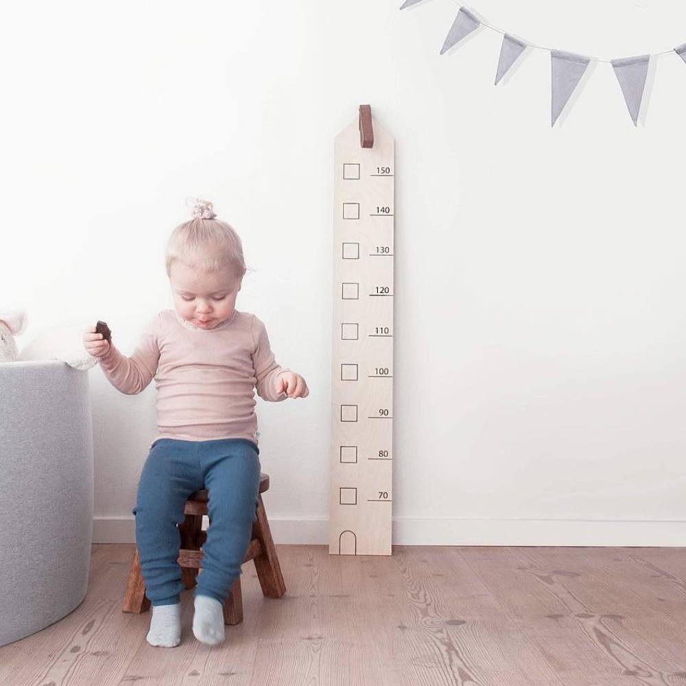 Højdemåler i træ - Littleroom Højdemåler